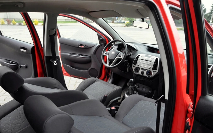 Hyundai i20 cena 15900 przebieg: 220000, rok produkcji 2011 z Ryglice małe 781